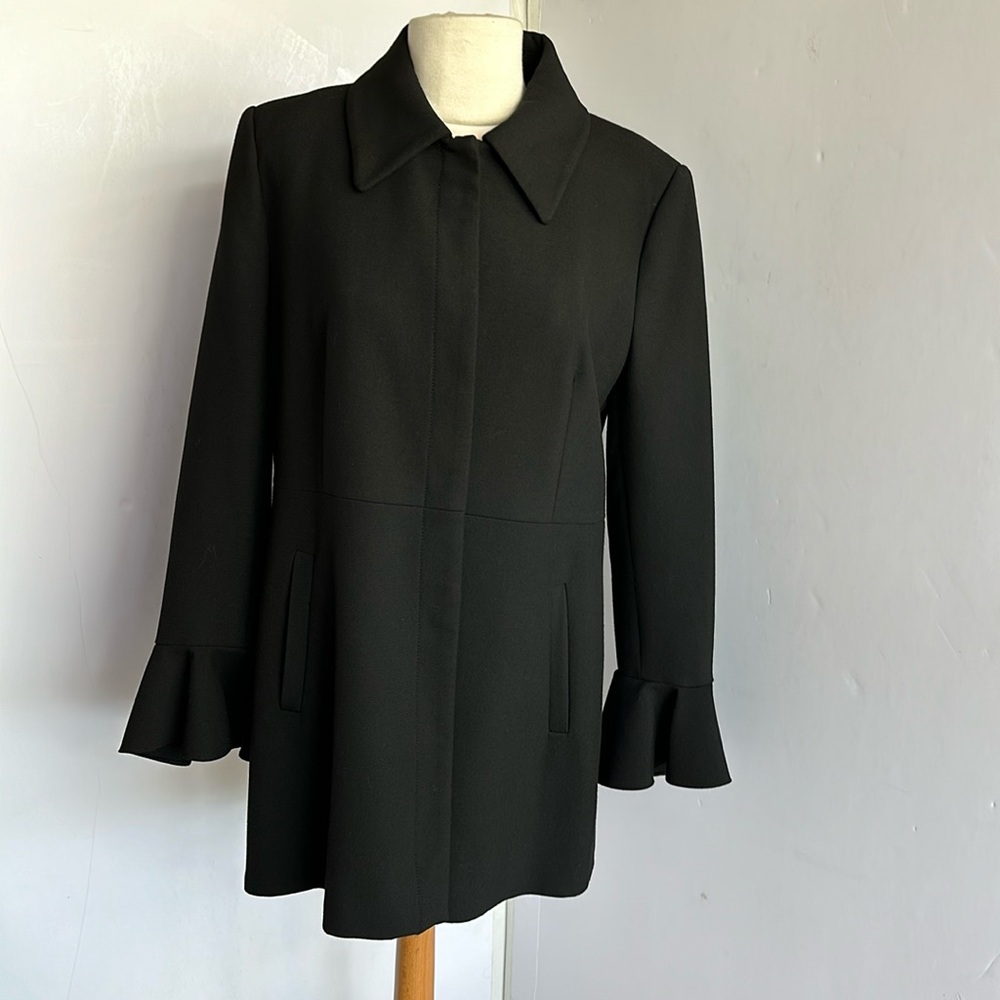 Zara basic collection - flattering cut with nice sleeve detail